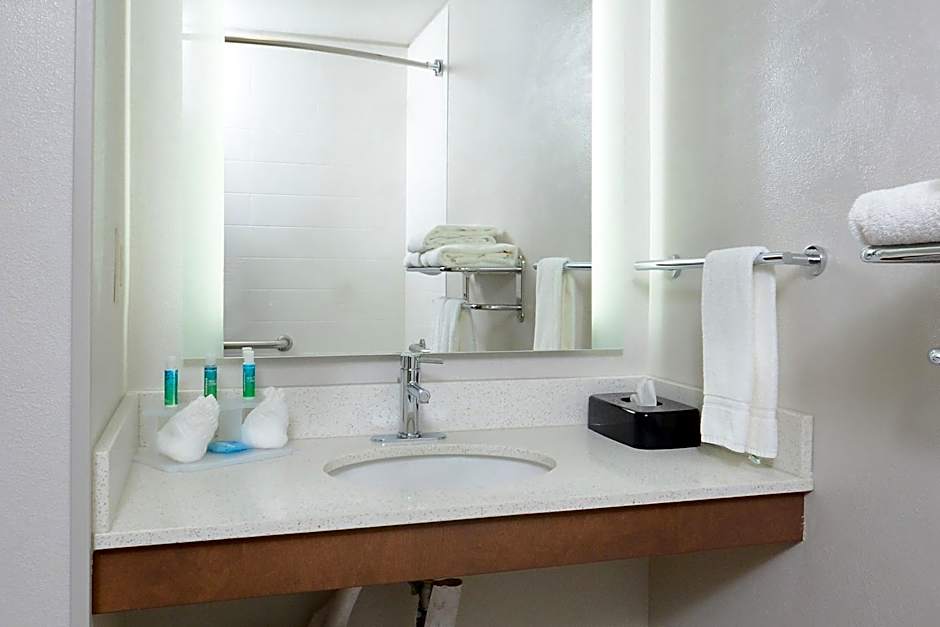Holiday Inn Express Hotel & Suites Research Triangle Park By IHG