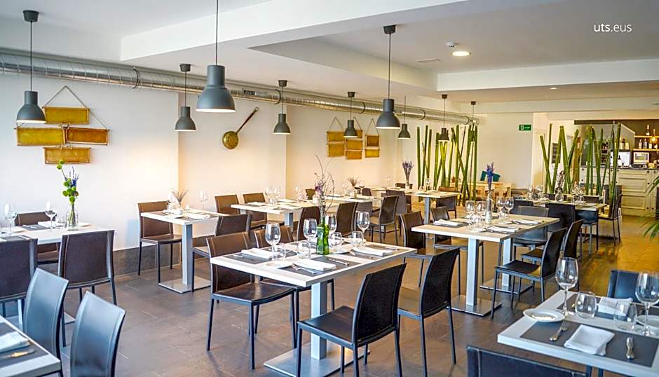 ABARAXKA HOSTEL Disfruta la Vía Verde del Urola hasta la Playa - Naturaleza Montañas y Riqueza Cultural