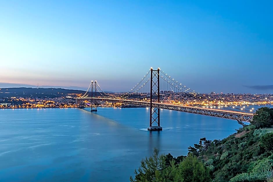 HI Almada - Pousada de Juventude