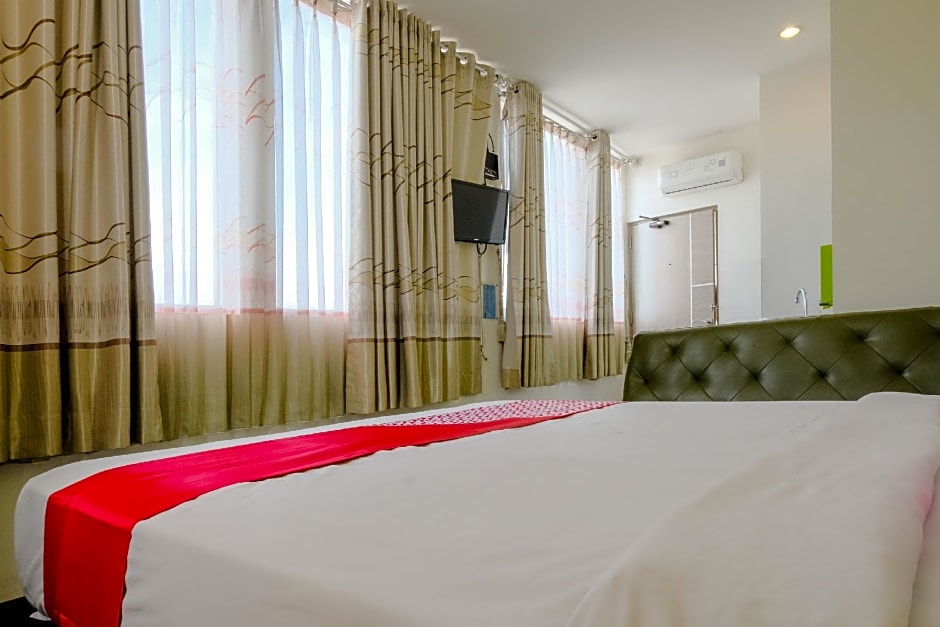 Photo 1 of 10 of Suite