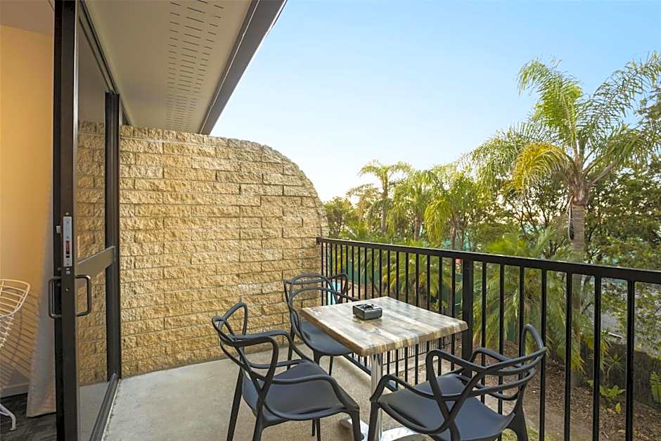 Nightcap at Kawana Waters Hotel