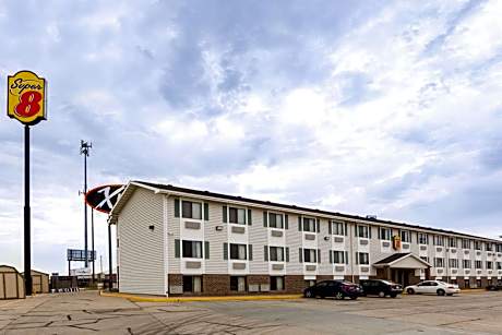 Super 8 by Wyndham Hays KS