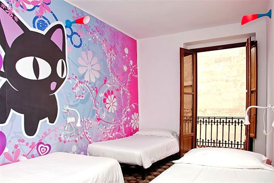 Home Youth Hostel by Feetup Hostels