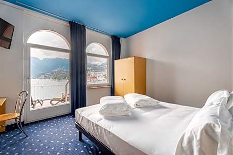 Deluxe Double or Twin Room with Lake View