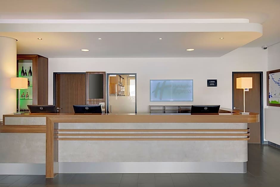 Holiday Inn Express Bremen Airport By IHG