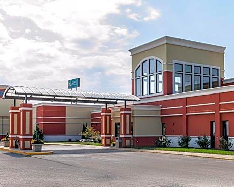 Quality Inn & Suites Mattoon South