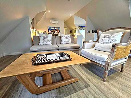 Suite with Mountain View