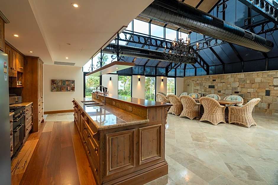 Harrington River Lodge