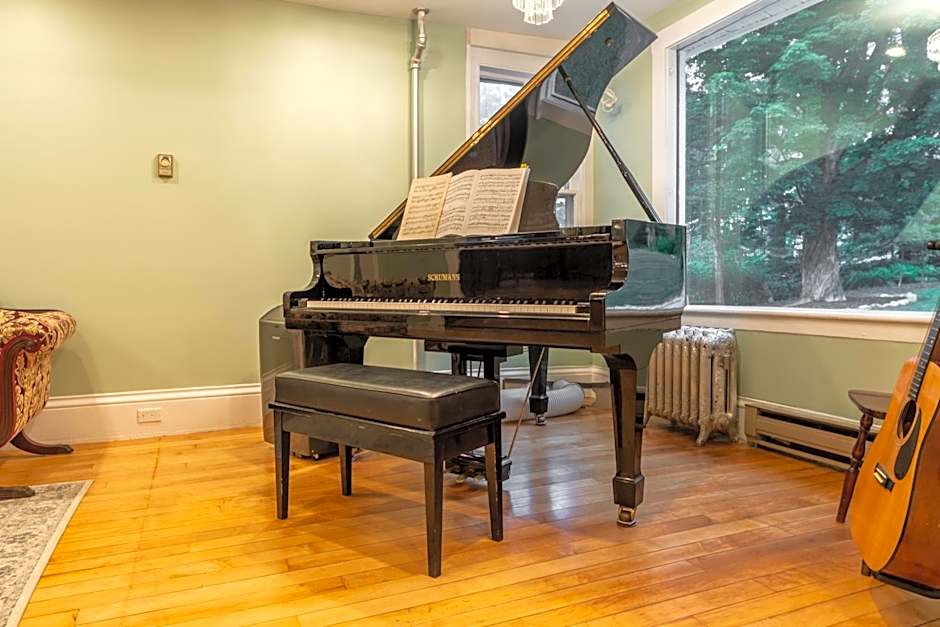 Cranmore Mountain Lodge Bed & Breakfast