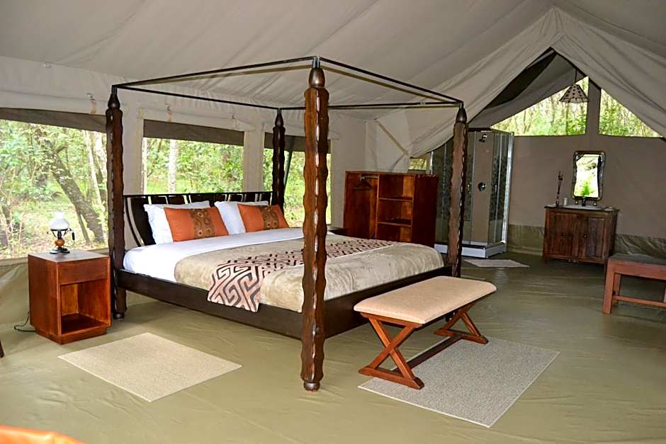 Exploreans Mara River Camp