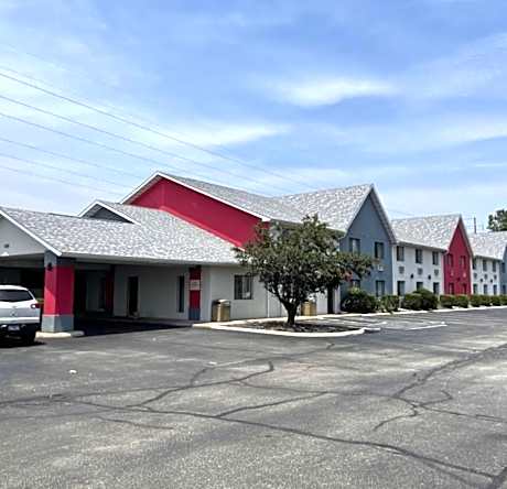 Ramada by Wyndham Effingham