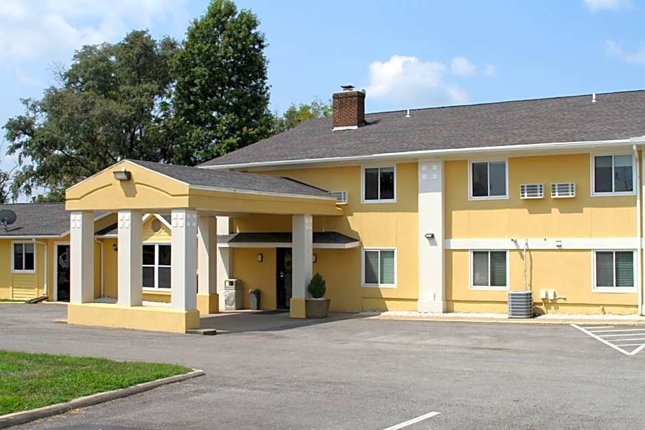 Super 8 by Wyndham Higginsville