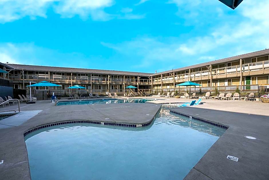 Richland Riverfront Hotel and Conference Center, Ascend Hotel Collection