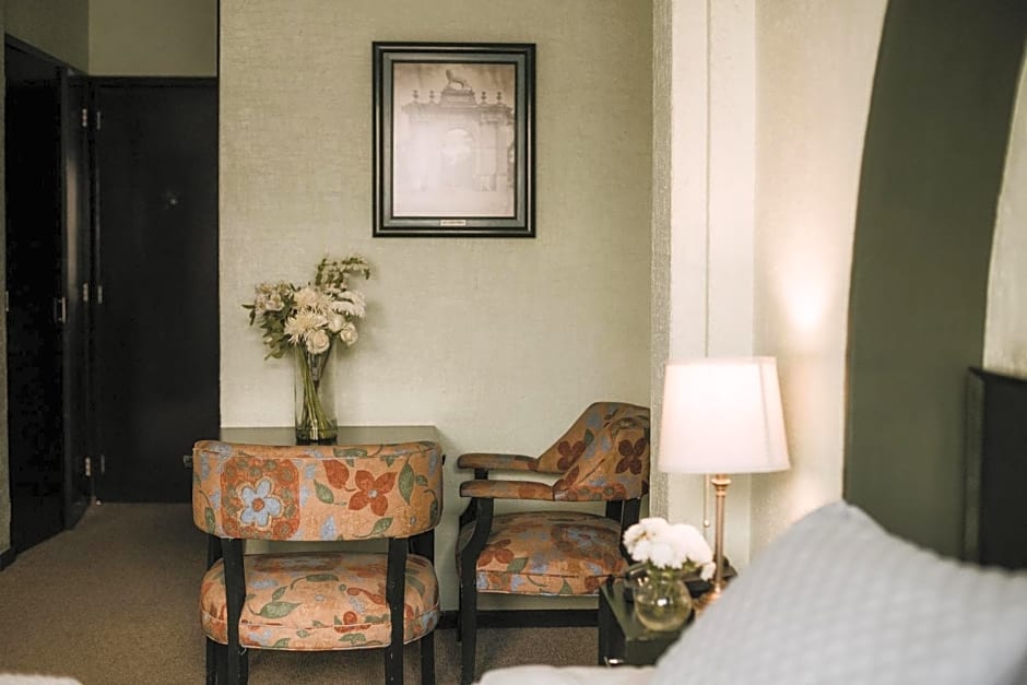 Hotel Leon