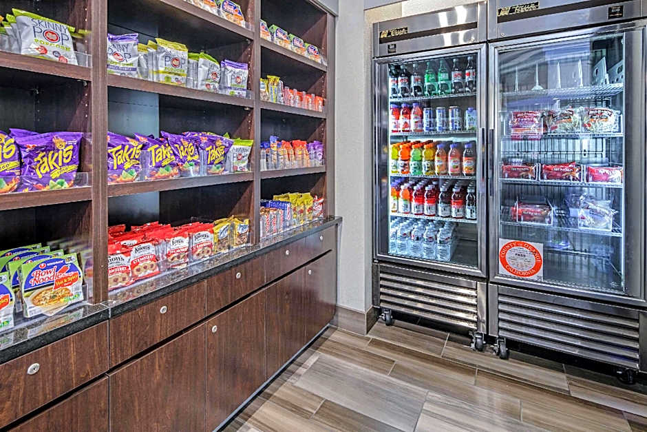 La Quinta Inn & Suites by Wyndham Anaheim Disneyland