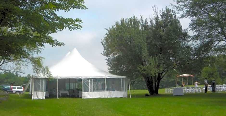 Highland Lake Inn