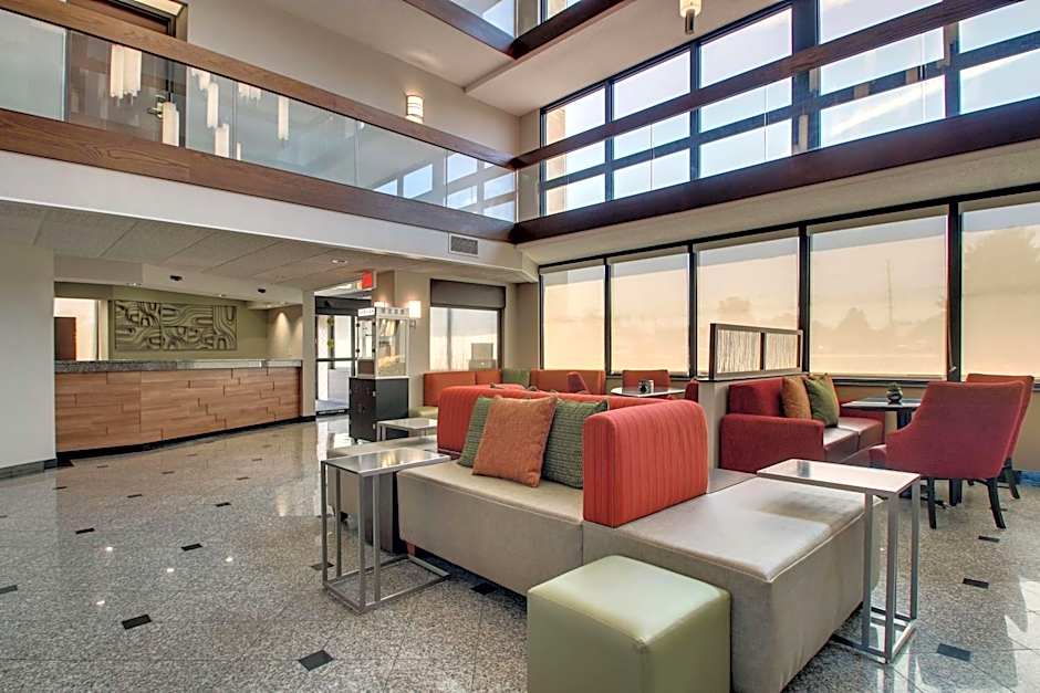DRURY INN & SUITES EVANSVILLE EAST