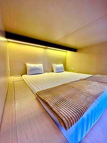 Bed in 6-Bed Dormitory Room