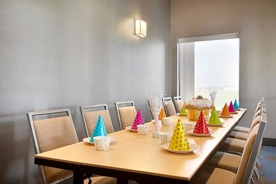 Four Points by Sheraton Fargo Medical Center