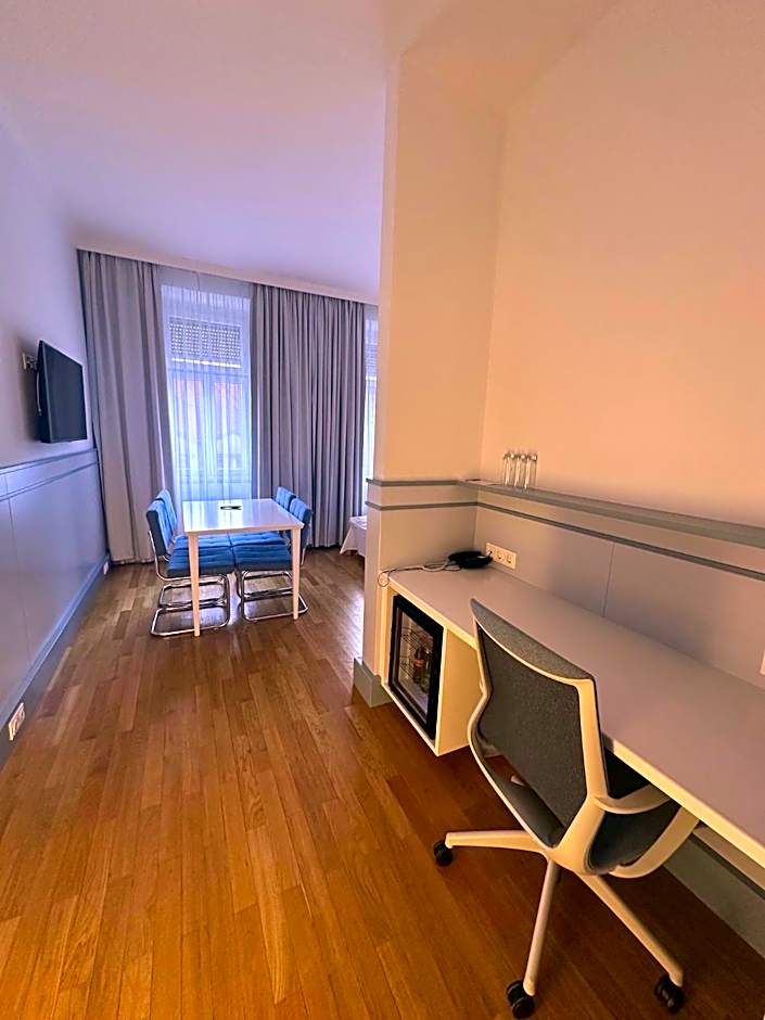 Hotel Caroline