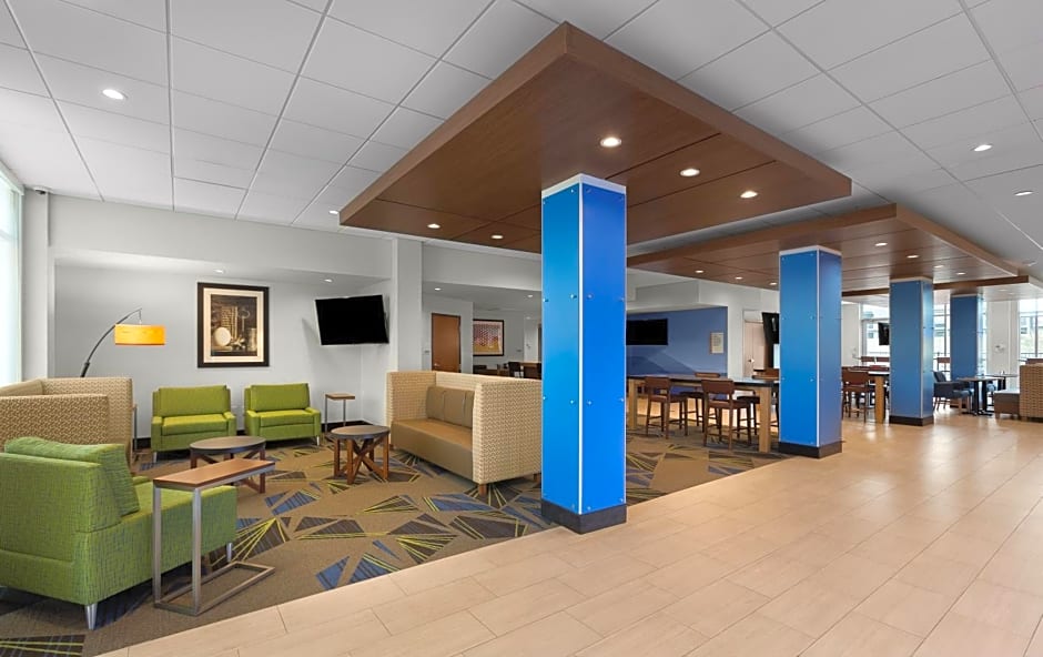 Holiday Inn Express - Lake Park