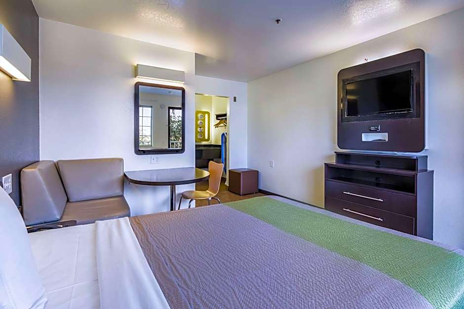 Studio 6-Fairfield, CA - Napa Valley