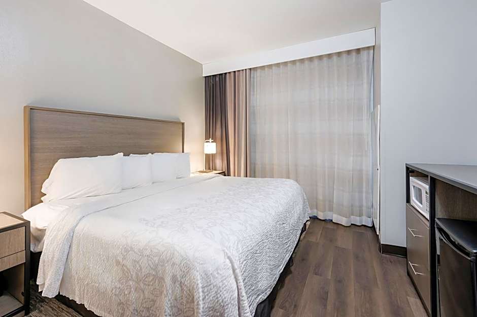 Red Roof PLUS+ & Suites Birmingham - Bessemer