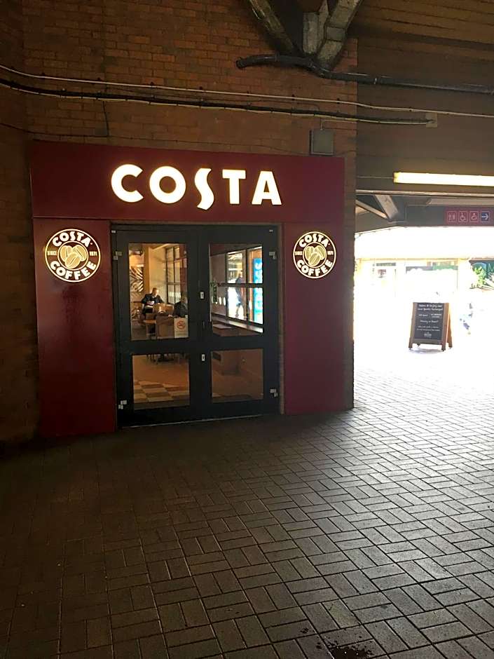 Warrington Motel, J20 M6 Lymm Services