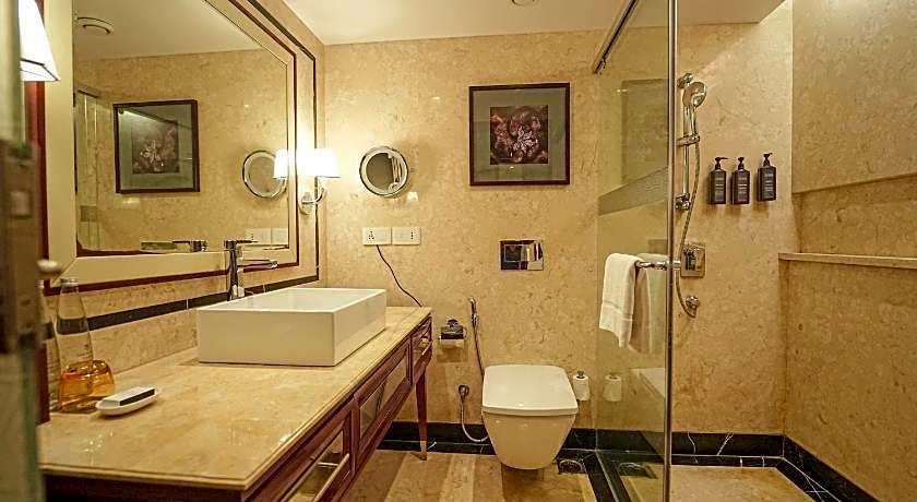 Sheraton Grand Pune Bund Garden Hotel