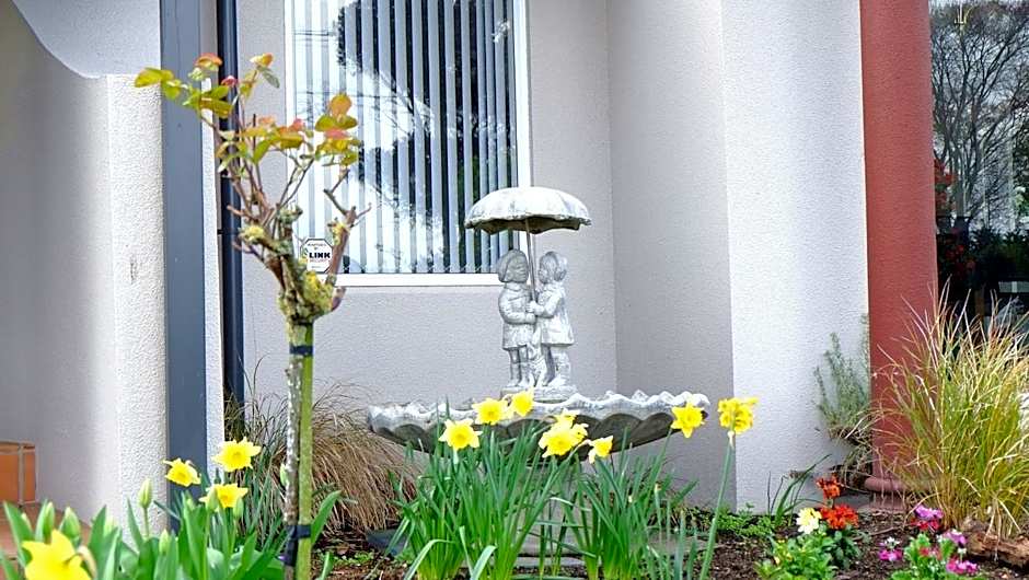 Airport Birches Motel