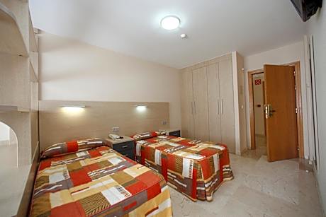 Studio with Kitchenette (2 adults + 1 children)