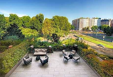 Suite Ultimate Me+ with Terrace