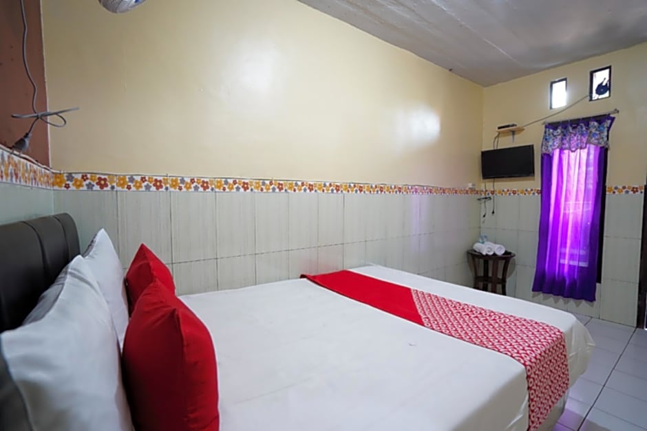 OYO 927 Carina Hotel