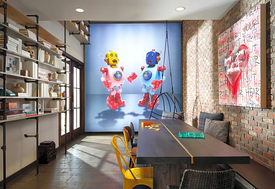 Moxy Santa Barbara