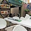 18 coins budget hotel