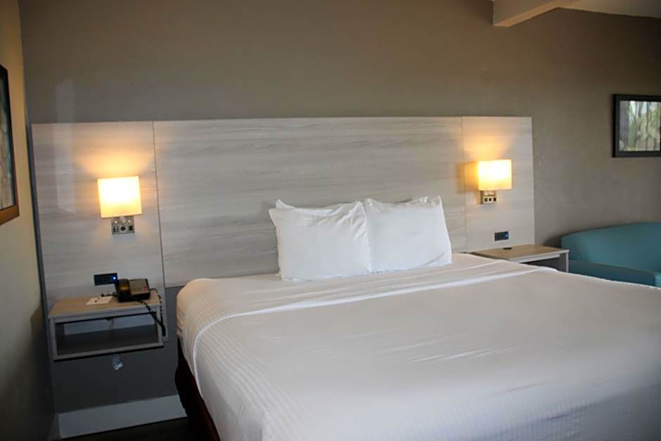 Boca Suites Deerfield Beach, SureStay Collection by BW