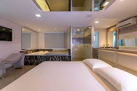 Studio with Spa Bath