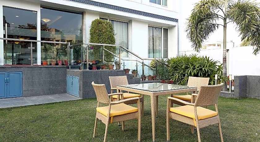 Treebo Premium Eden Residency Near Sec 29