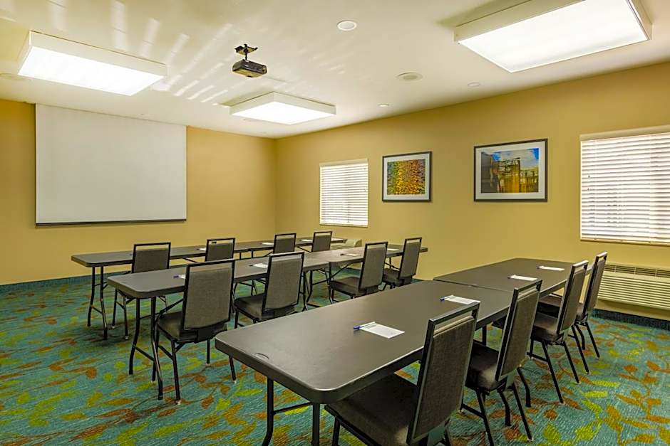 Candlewood Suites Springfield South By IHG