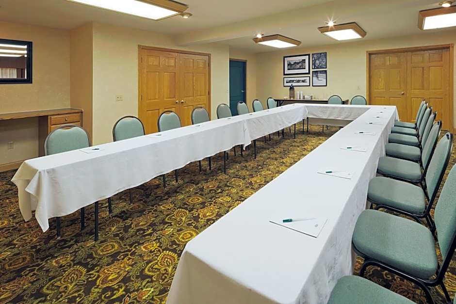 Country Inn & Suites by Radisson Kenosha - Pleasant Prairie