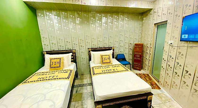 Jhelum One Hotel, Shandar Chowk Jhelum