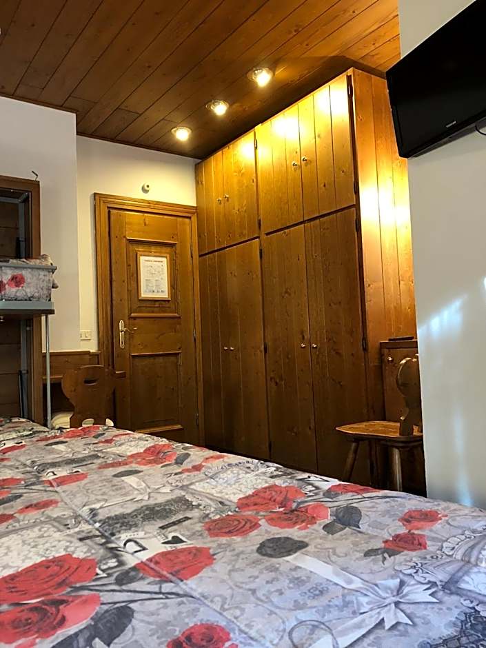 Photo 1 of 8 of Quadruple Room