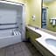 Days Inn & Suites by Wyndham Union City