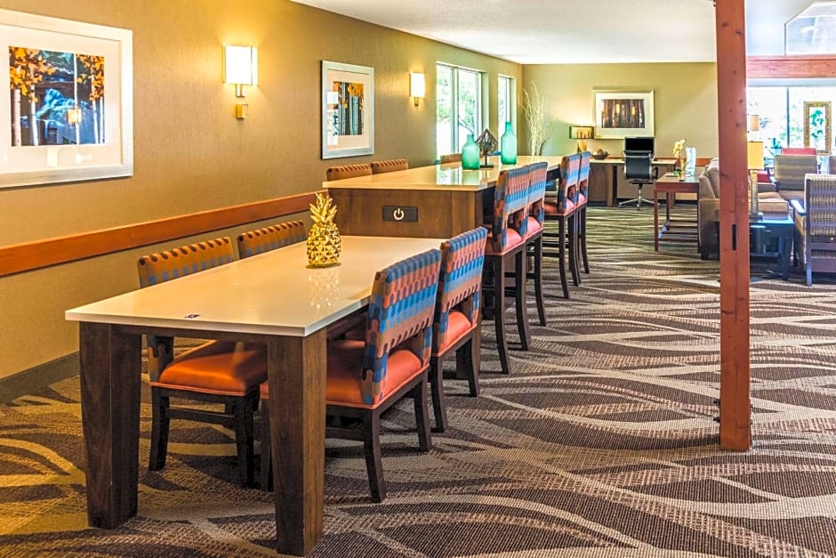 Comfort Inn West