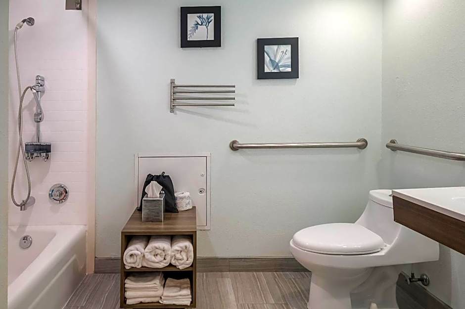 Radisson Hotel Grand Rapids Riverfront