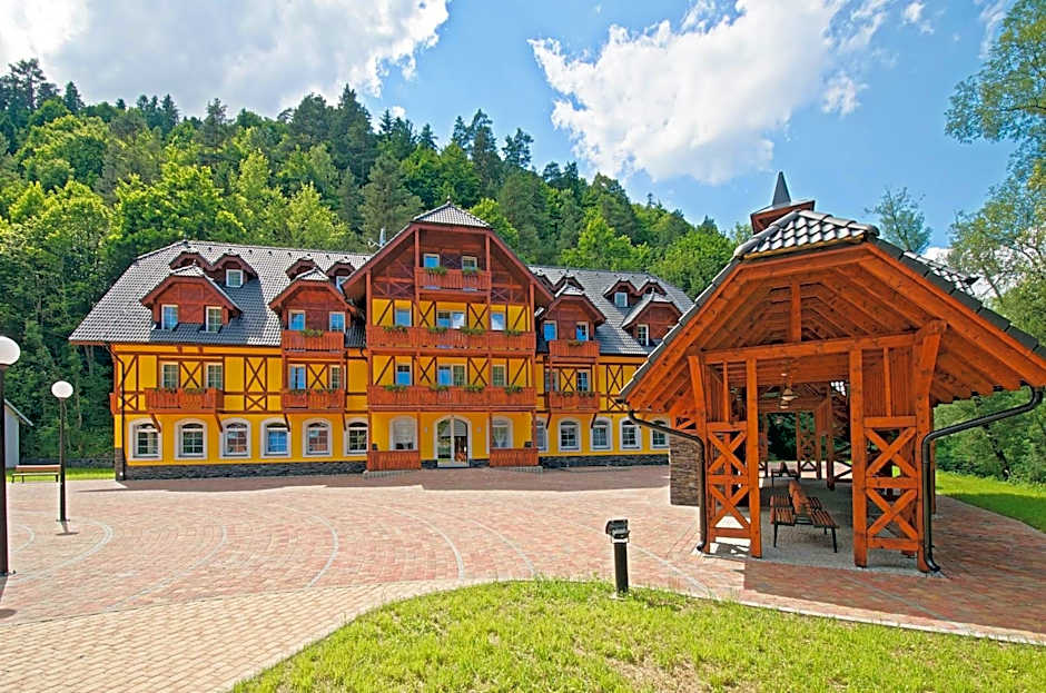 Dom zdravia - KÚPELE PIENINY