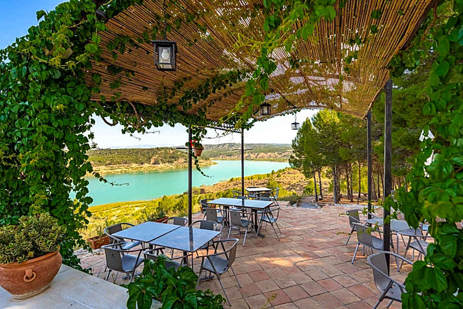 Hotel Rural La Alcanacia