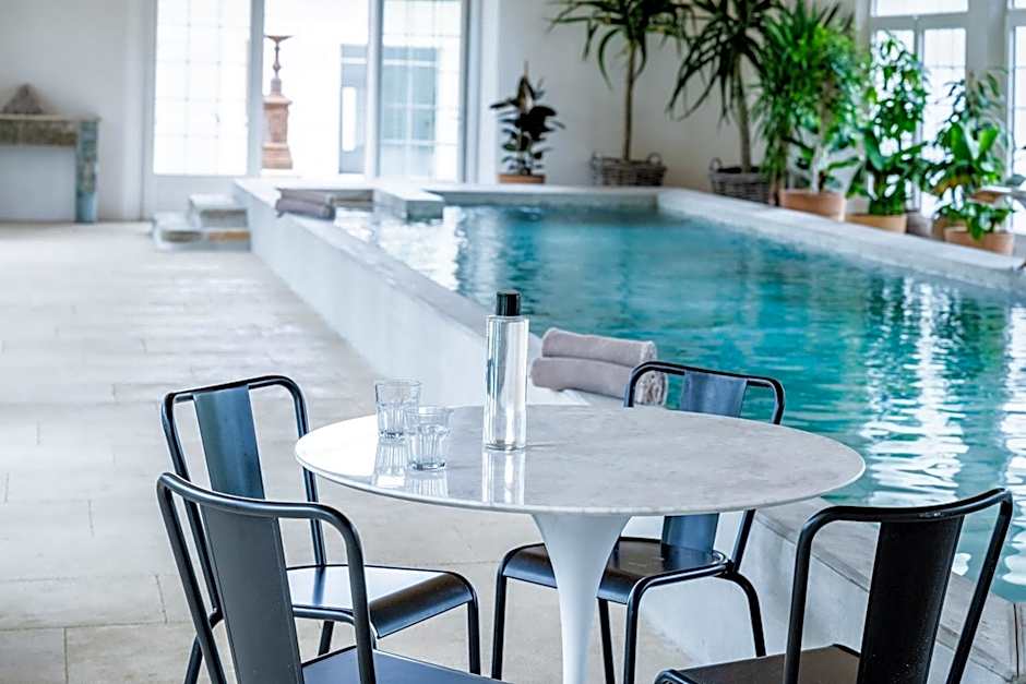 Secret d'Uzès - Place aux Herbes - Piscine chauffée et Jacuzzi