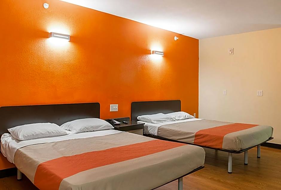 Motel 6-New Orleans, LA - Near Downtown