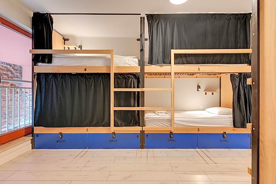 WaterLane Island Hostel&Apartments